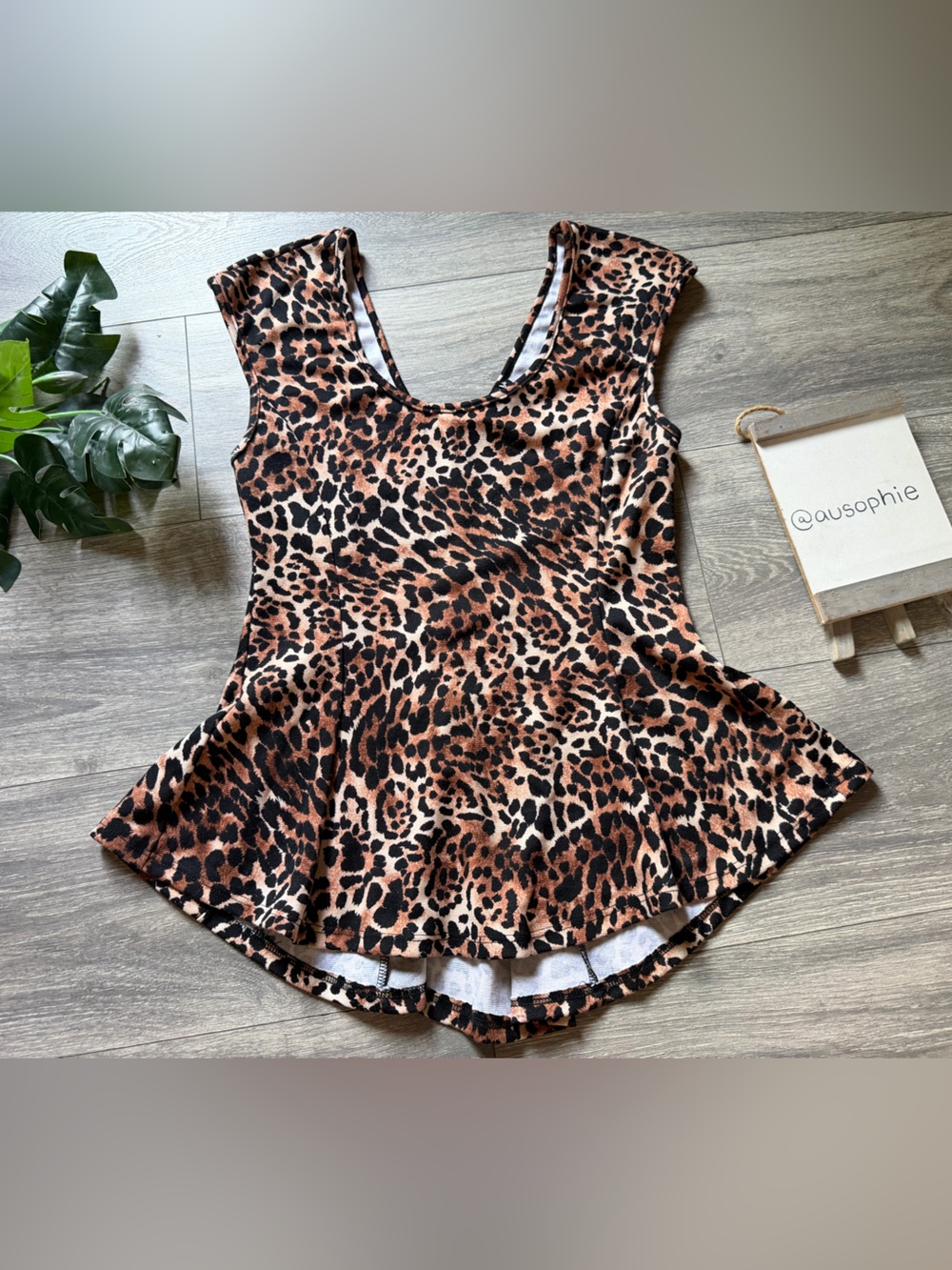 Double Zero Cheetah Leopard Animal Print Peplum Sleeveless Top. Size L